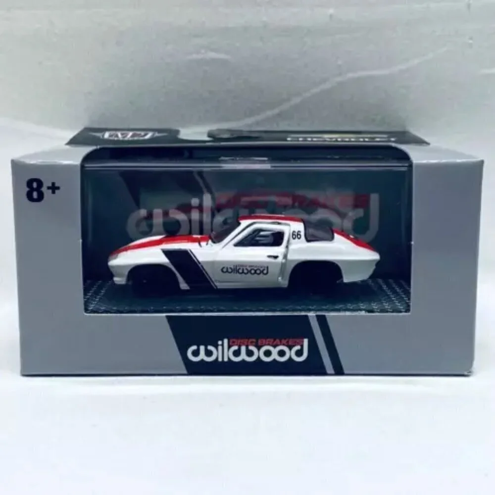 M2 Machines 1966 Chevrolet Corvette 427 R65 Wilwood Disc Brakes Themed 1:64‎ Car